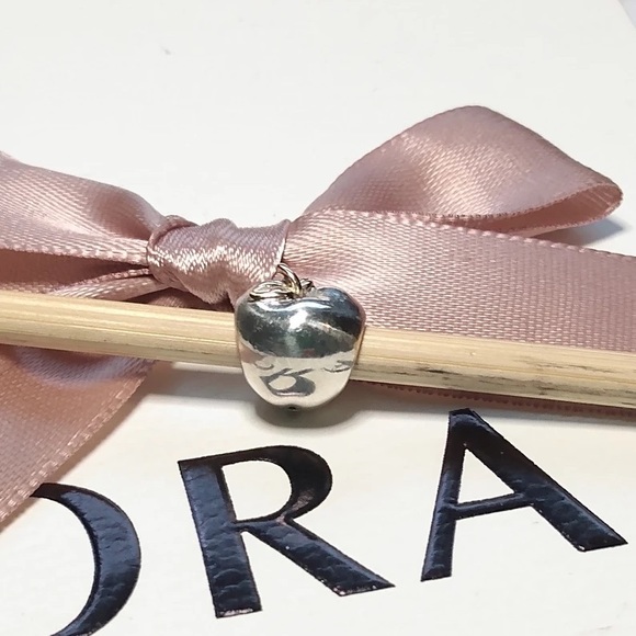 Authentic Pandora bracelet and charms - Picture 13 of 16